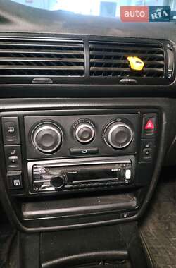 Седан Volkswagen Passat 1998 в 