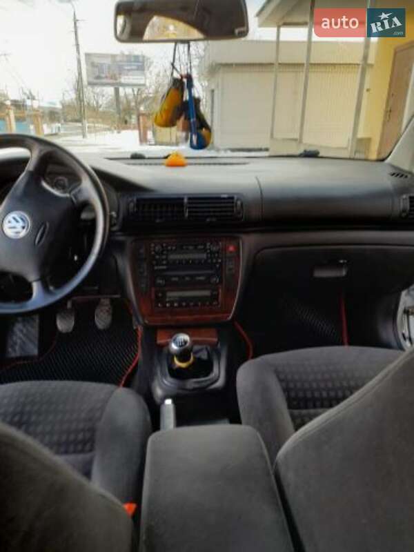 Седан Volkswagen Passat 2002 в Виннице