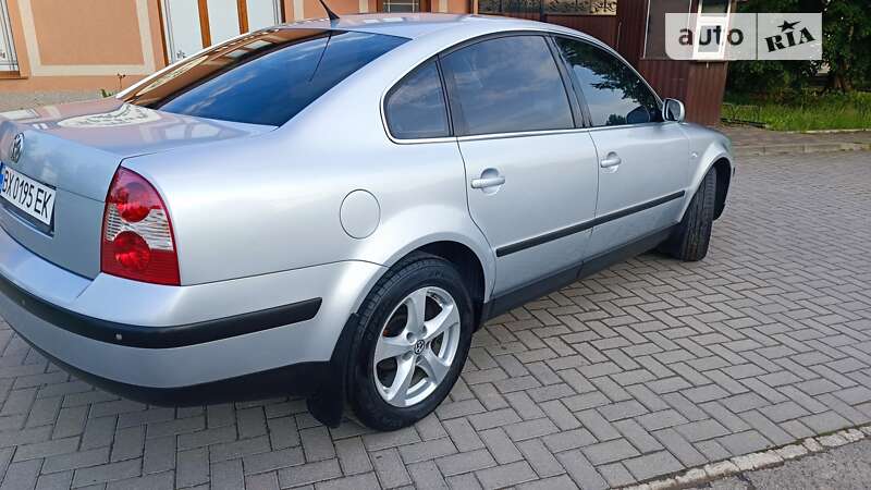 Седан Volkswagen Passat 2001 в Красилові