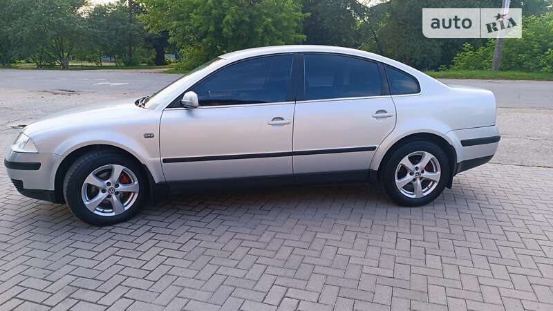 Седан Volkswagen Passat 2001 в Красилові