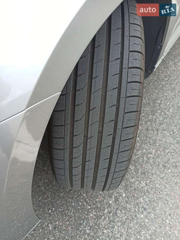 Универсал Volkswagen Passat 2015 в Киеве