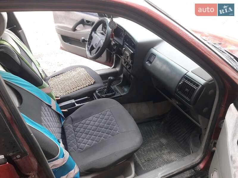 Седан Volkswagen Passat 1992 в Тернополі