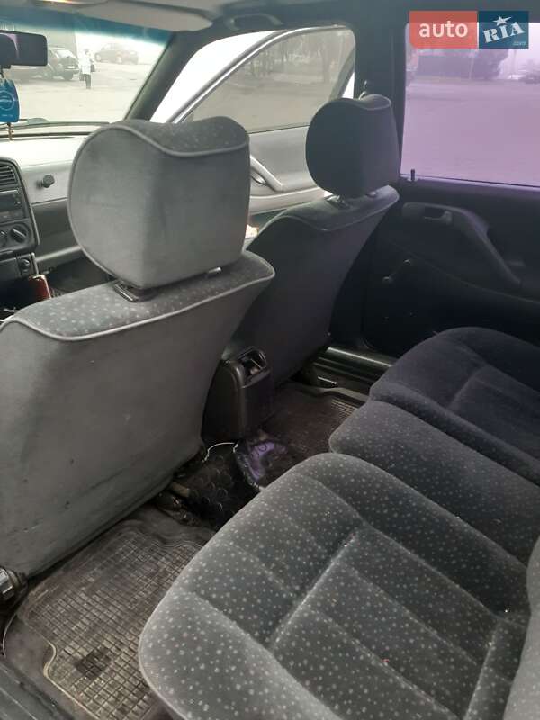 Седан Volkswagen Passat 1996 в Рівному