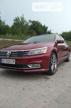 Седан Volkswagen Passat 2016 в Тернополе