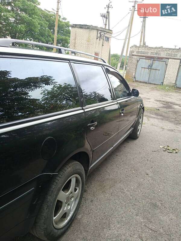 Універсал Volkswagen Passat 2000 в Запоріжжі