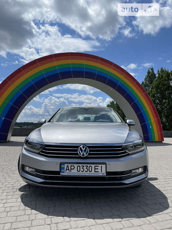 Седан Volkswagen Passat 2019 в Запоріжжі