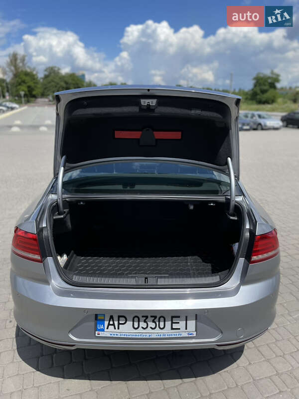 Седан Volkswagen Passat 2019 в Запорожье