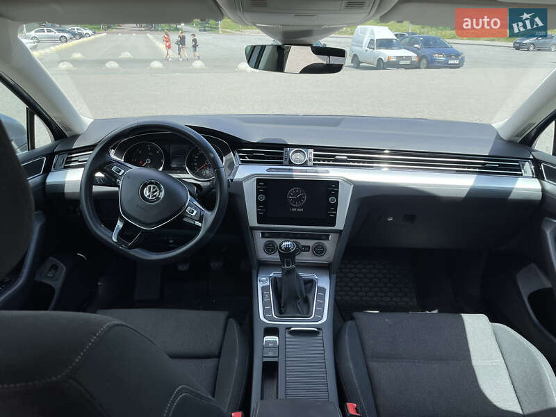 Седан Volkswagen Passat 2019 в Запорожье
