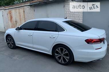 Седан Volkswagen Passat 2020 в Виннице