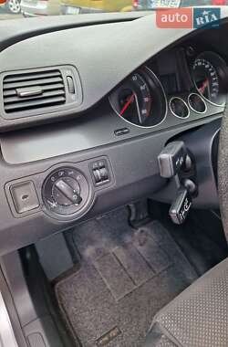 Седан Volkswagen Passat 2006 в 