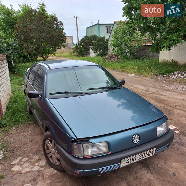 Седан Volkswagen Passat 1990 в Витовском районе