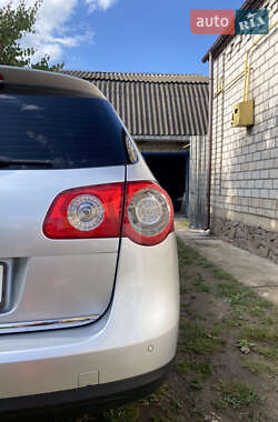 Универсал Volkswagen Passat 2010 в 