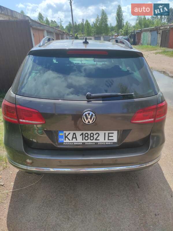 Універсал Volkswagen Passat 2013 в Житомирі
