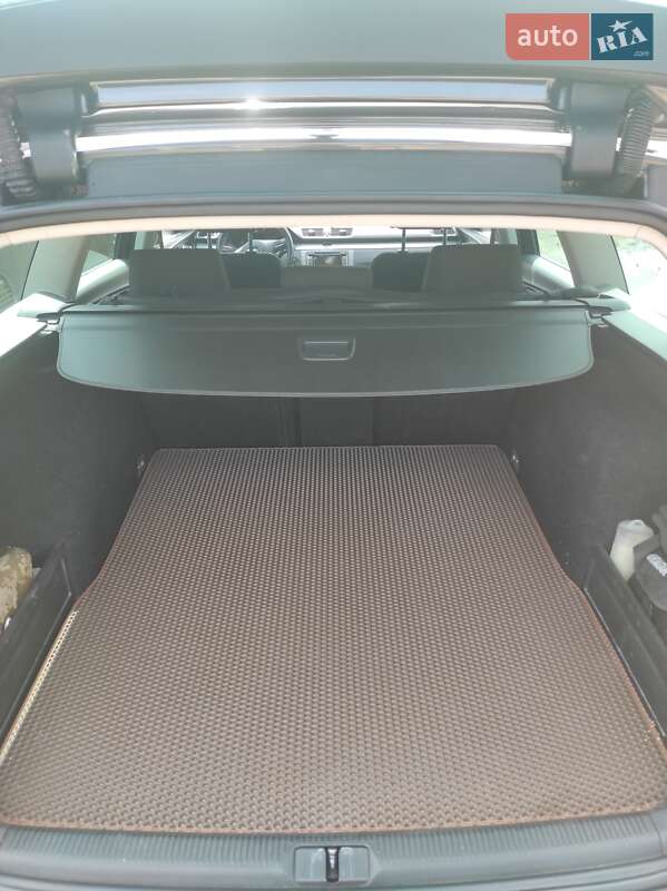 Універсал Volkswagen Passat 2013 в Житомирі