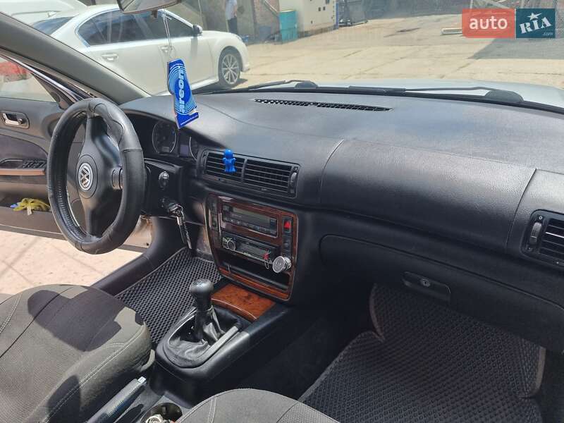 Універсал Volkswagen Passat 2001 в Полтаві