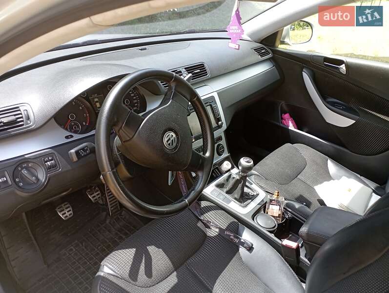 Седан Volkswagen Passat 2008 в Львове