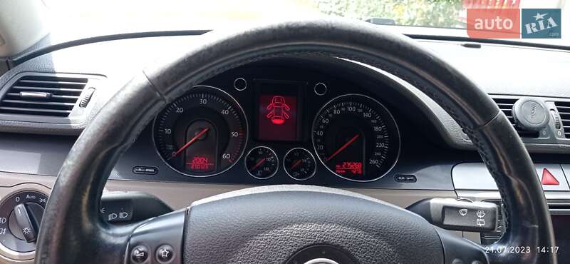 Универсал Volkswagen Passat 2005 в Киеве