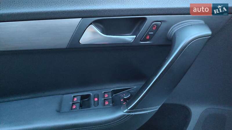 Універсал Volkswagen Passat 2014 в Вінниці