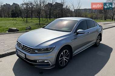 Седан Volkswagen Passat 2018 в Дніпрі