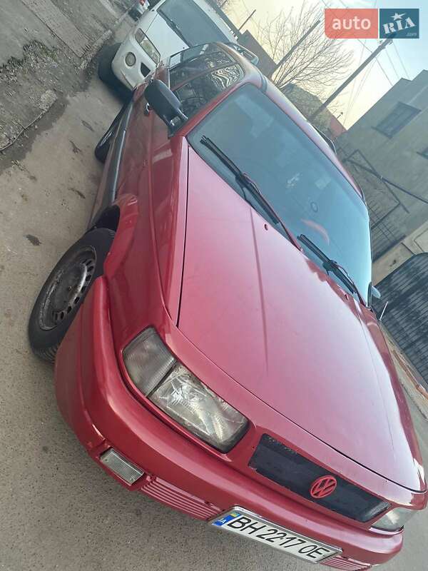 Универсал Volkswagen Passat 1991 в Одессе