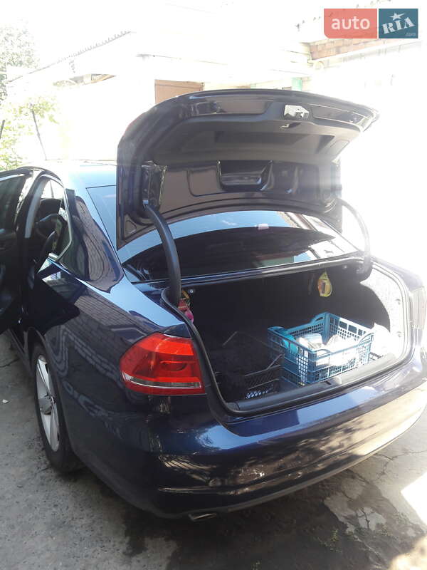 Седан Volkswagen Passat 2012 в Светловодске