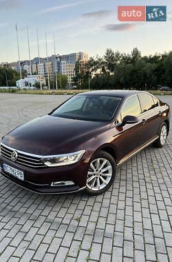 Седан Volkswagen Passat 2015 в 
