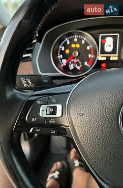 Седан Volkswagen Passat 2015 в 