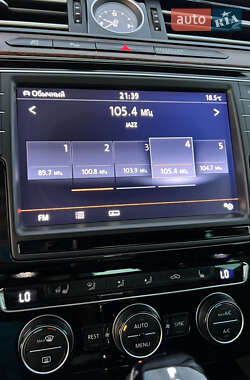 Седан Volkswagen Passat 2015 в 