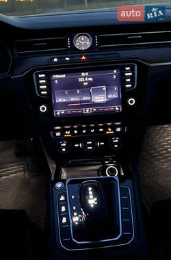 Седан Volkswagen Passat 2015 в 
