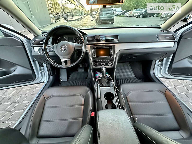 Седан Volkswagen Passat 2015 в Одессе фото 32 Седан Volkswagen Passat 2015 в Одессе