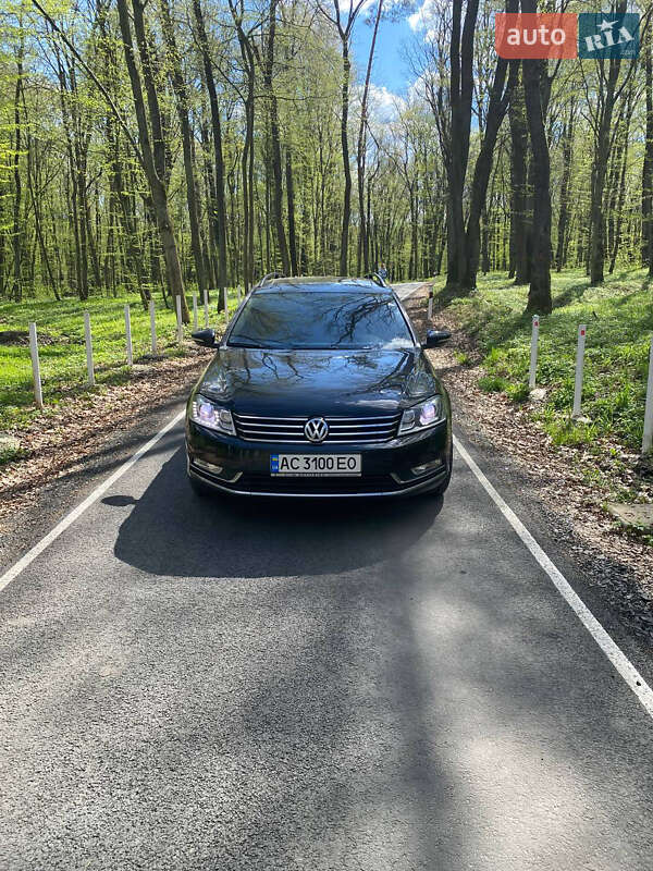 Универсал Volkswagen Passat 2012 в Луцке