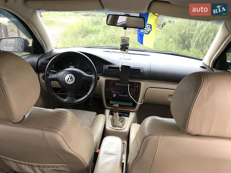 Седан Volkswagen Passat 1998 в Трускавці