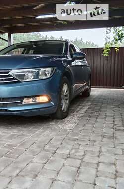 Універсал Volkswagen Passat 2015 в Києві