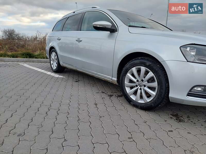 Универсал Volkswagen Passat 2012 в Тячеве