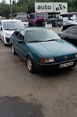 Седан Volkswagen Passat 1992 в Києві