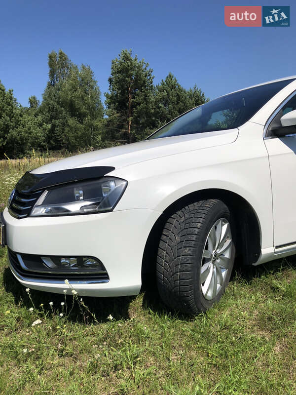 Універсал Volkswagen Passat 2011 в Рівному