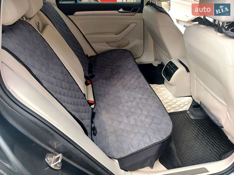 Універсал Volkswagen Passat 2015 в Тернополі