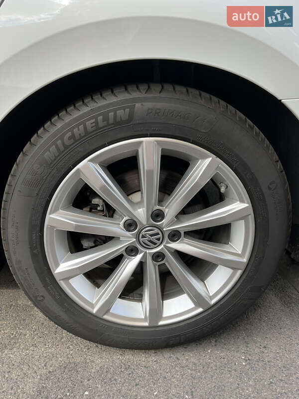 Универсал Volkswagen Passat 2017 в Луцке