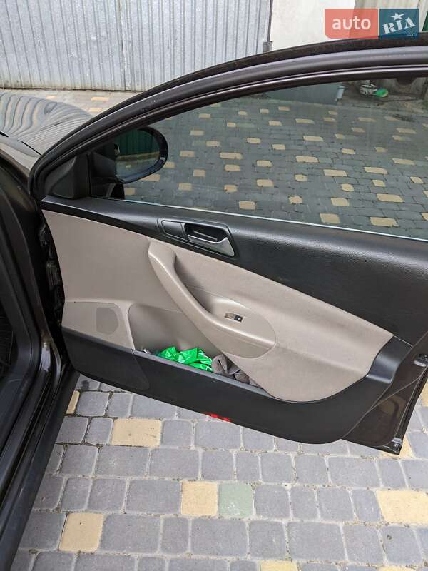 Универсал Volkswagen Passat 2009 в Городке