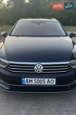 Универсал Volkswagen Passat 2015 в Житомире