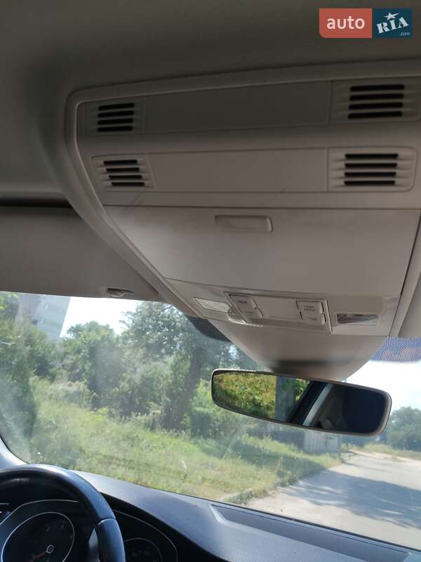 Универсал Volkswagen Passat 2015 в Киеве