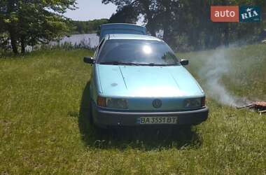 Седан Volkswagen Passat 1992 в 