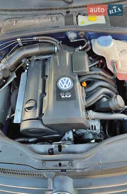 Седан Volkswagen Passat 2002 в 