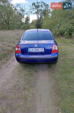 Седан Volkswagen Passat 2002 в 