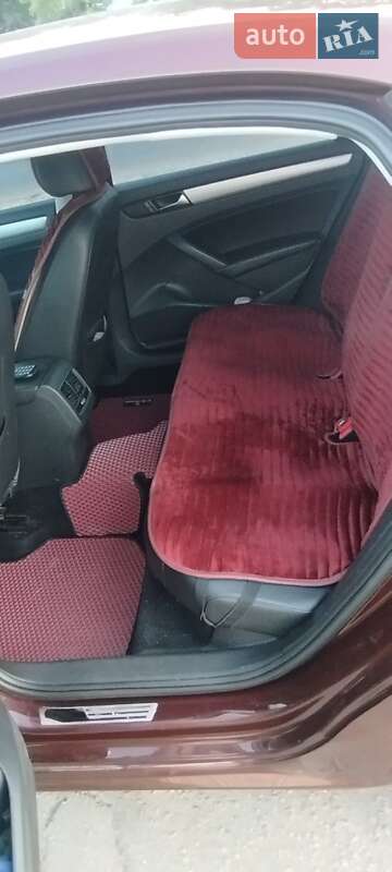 Седан Volkswagen Passat 2013 в Кременчуге