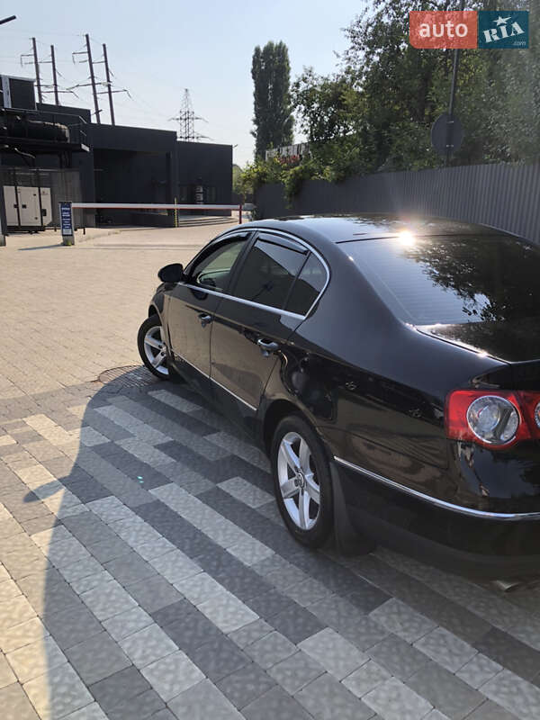 Седан Volkswagen Passat 2008 в Ужгороде