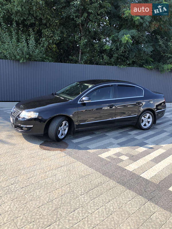 Седан Volkswagen Passat 2008 в Ужгороде