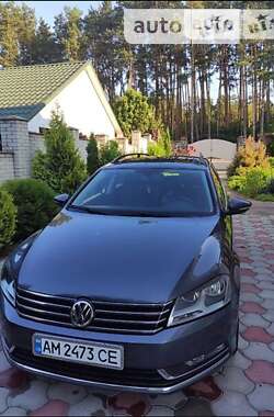 Универсал Volkswagen Passat 2013 в Одессе