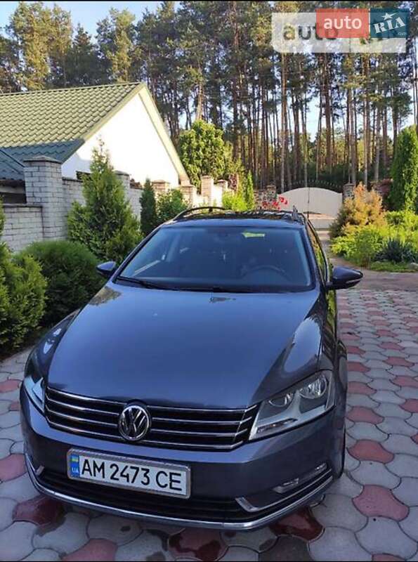 Універсал Volkswagen Passat 2013 в Одесі