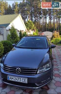 Універсал Volkswagen Passat 2013 в Одесі